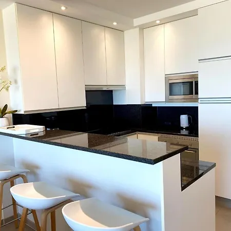 In Near Sandy Beaches, Cleaning Included Apartamento